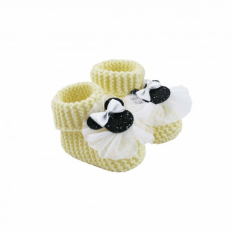Бебешки плетени терлички в жълто