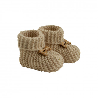 Бебешки плетени терлички в бежаво