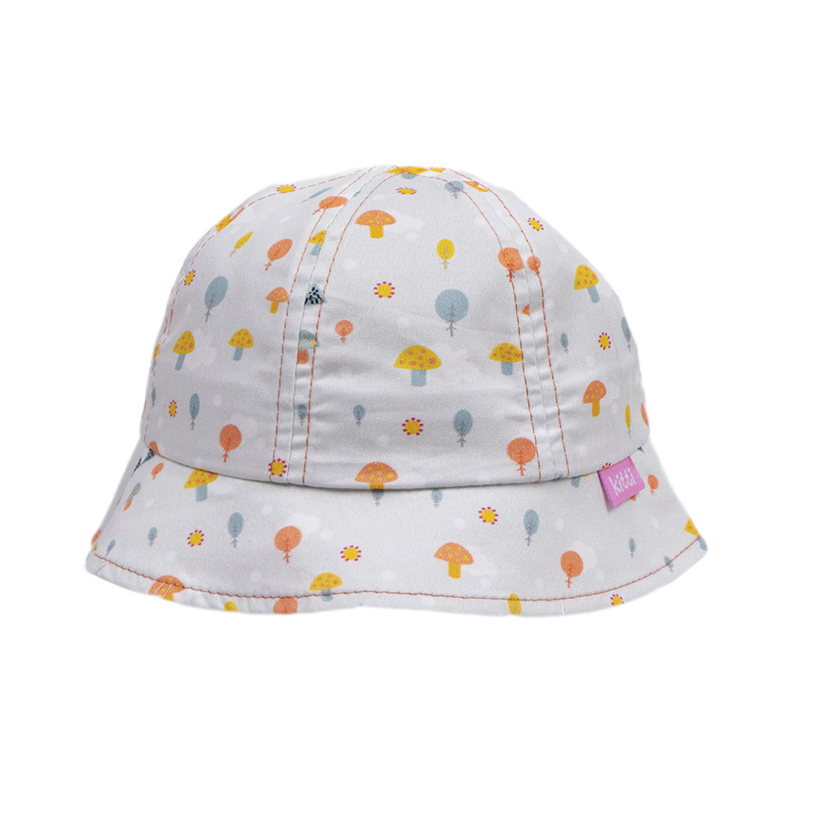 Детска лятна шапка с гъбки в бяло