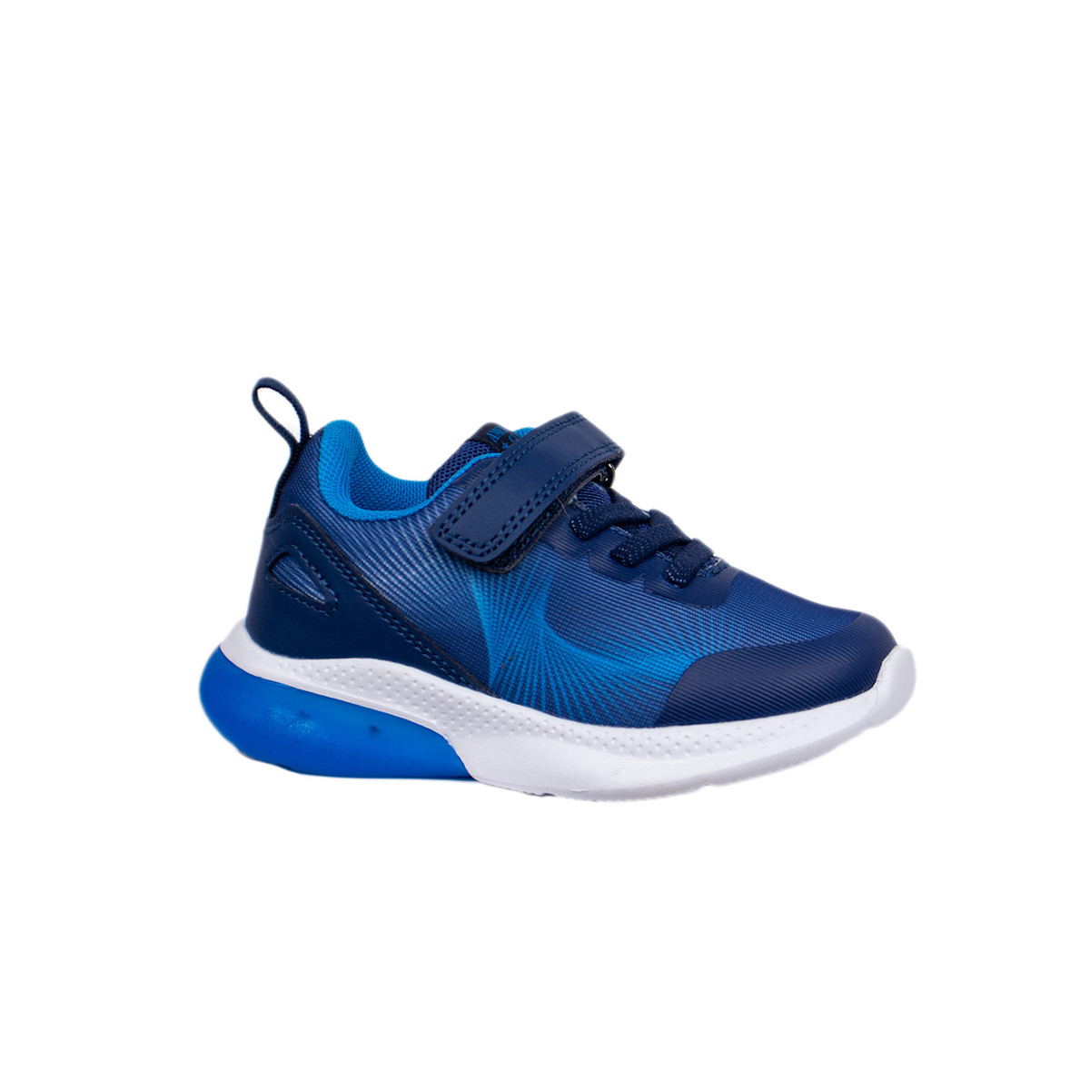 Светещи олекотени маратонки за момчета в светлосиньо