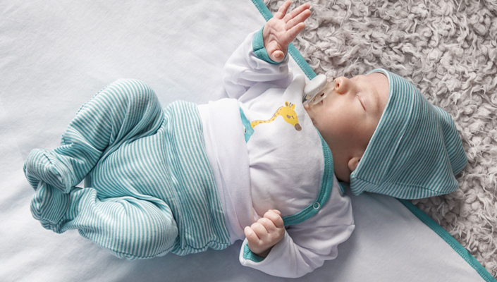 Бебе момче от 0 до 2г. Бебе момче от 0 до 2г.