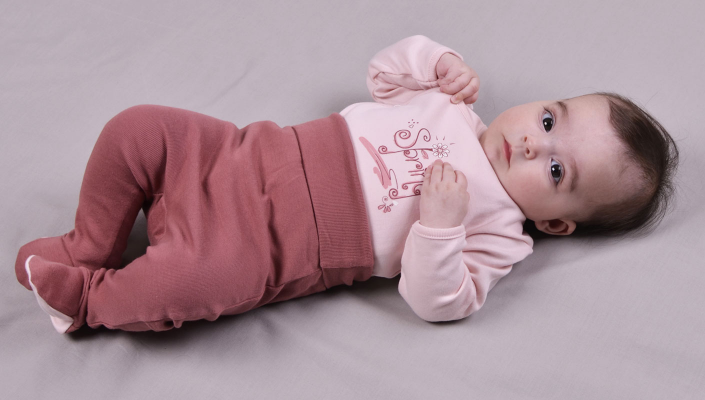 Бебе момиче от 0 до 2г. Бебе момиче от 0 до 2г.